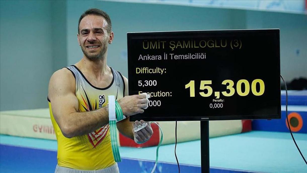 El gimnasta turco gana medalla de oro en barra fija en el Campeonato Mundial de Gimnasia Artística