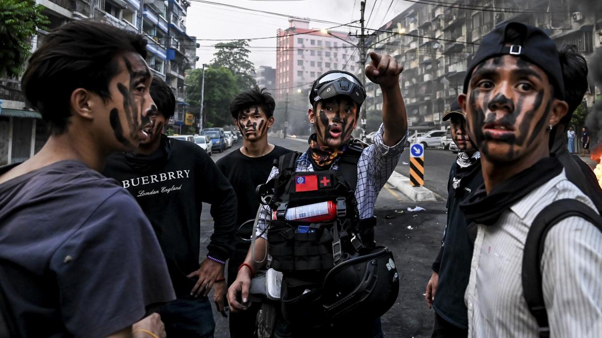 Myanmada daha iki aksiyaçı öldürülüb
