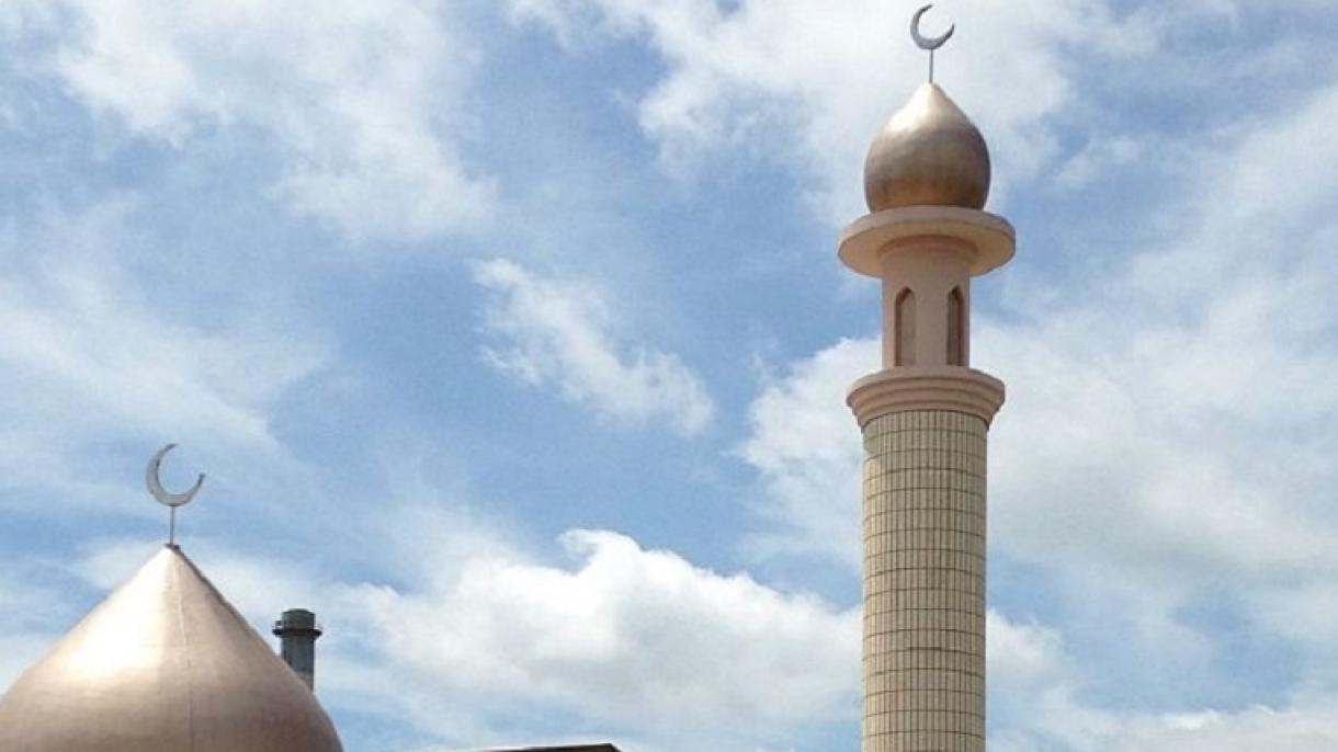 Condenan al estadounidense a un año de prisión por amenazar con volar una mezquita