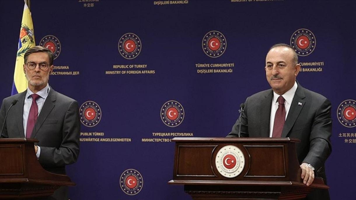 Çavusoglu: ShBA duhet të braktisë politikën e gabuar në Siri