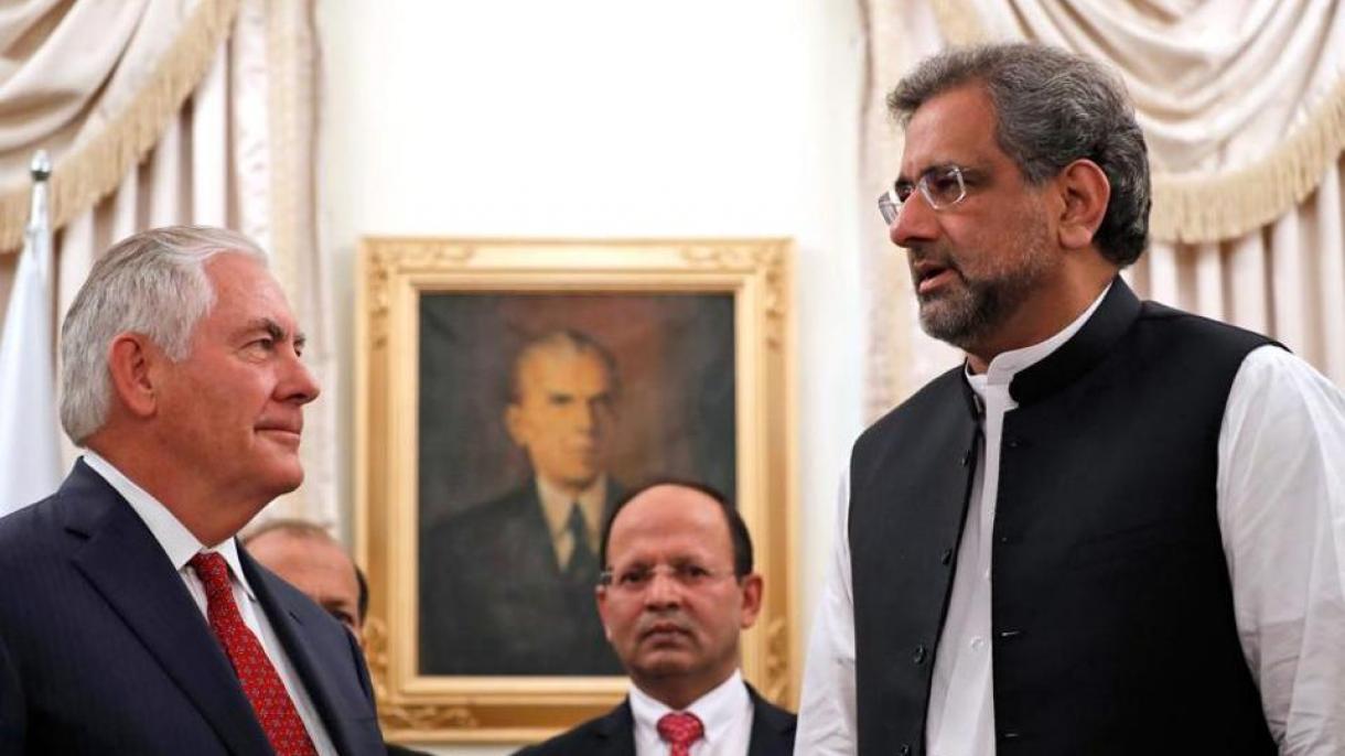 美国国务卿蒂勒森与巴基斯坦总理会晤
