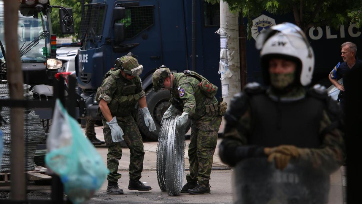 Stoltenberg: "Condanniamo fermamente gli attacchi in Kosovo"