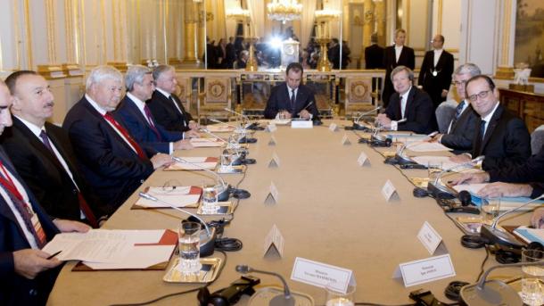 Sommet Arménie-Azerbaïdjan sous médiation internationale