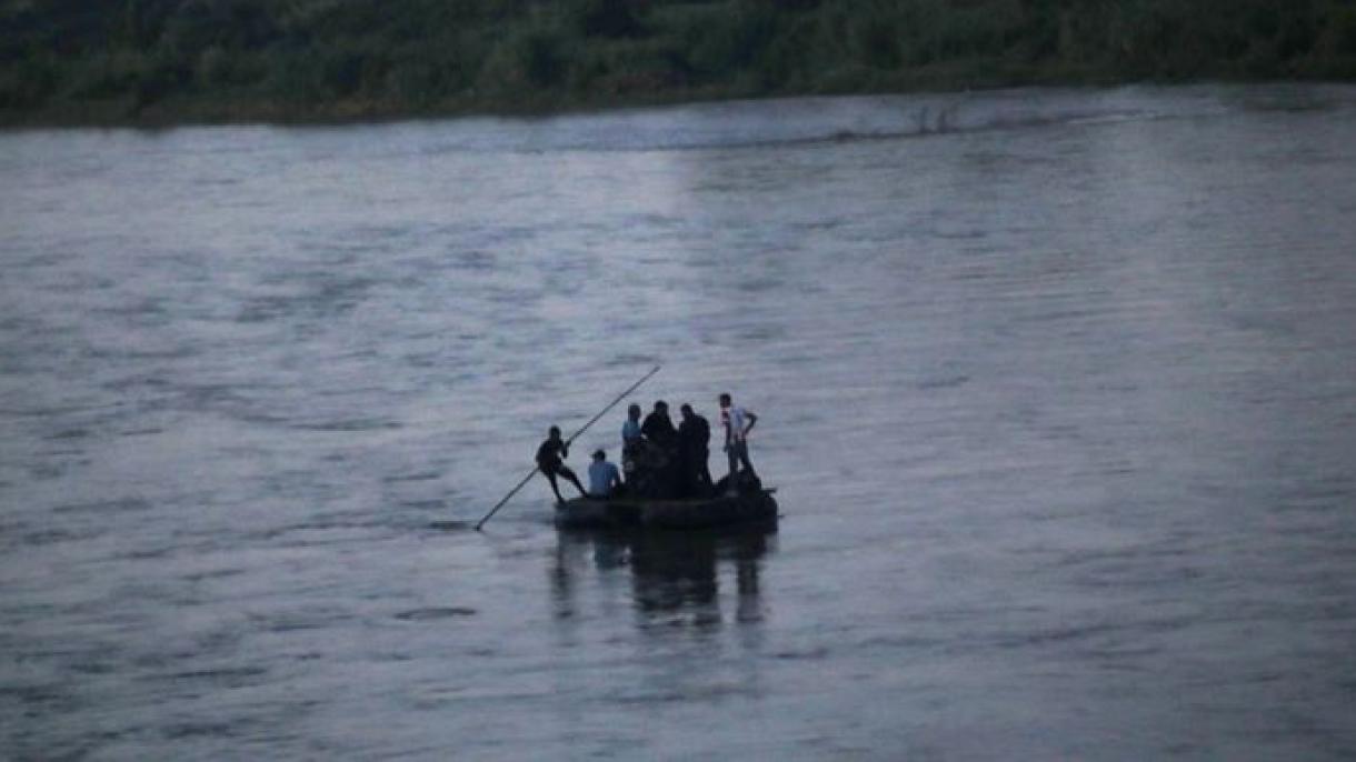 xitayda paraxot chöküp kétip, 12 kishi qaza qildi we 4 kishi yoqulup ketti