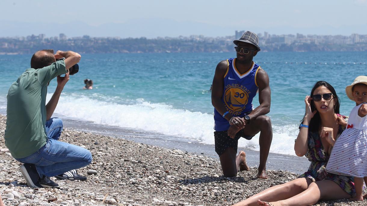 Diñgez yarlarında çit il turistları