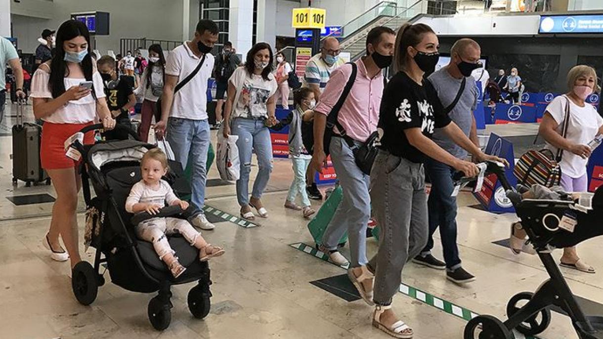 Gjatë 10 muajve të vitit Turqinë e vizituan mbi 13 milionë turistë