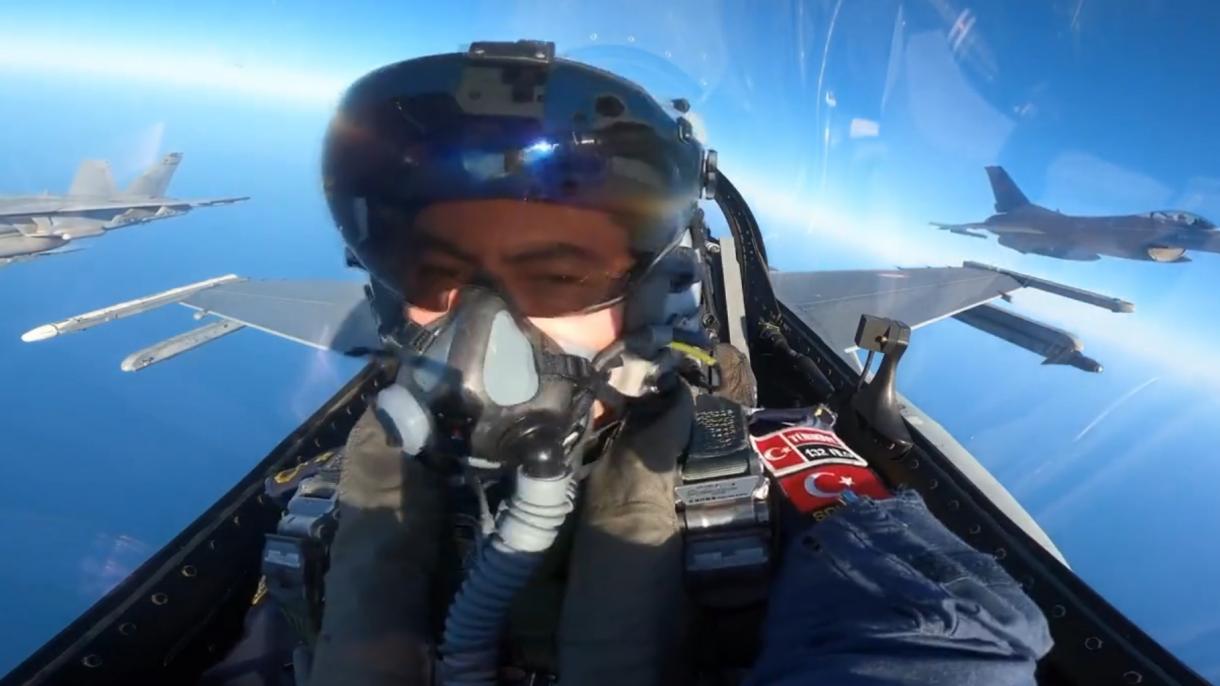 Los aviones turco y estadounidenses realizan vuelo de entrenamiento conjunto