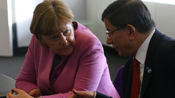 Davutog'lu-Merkel uchrashuv o'tkazdi Suriya mavzusida fikir almashdi.