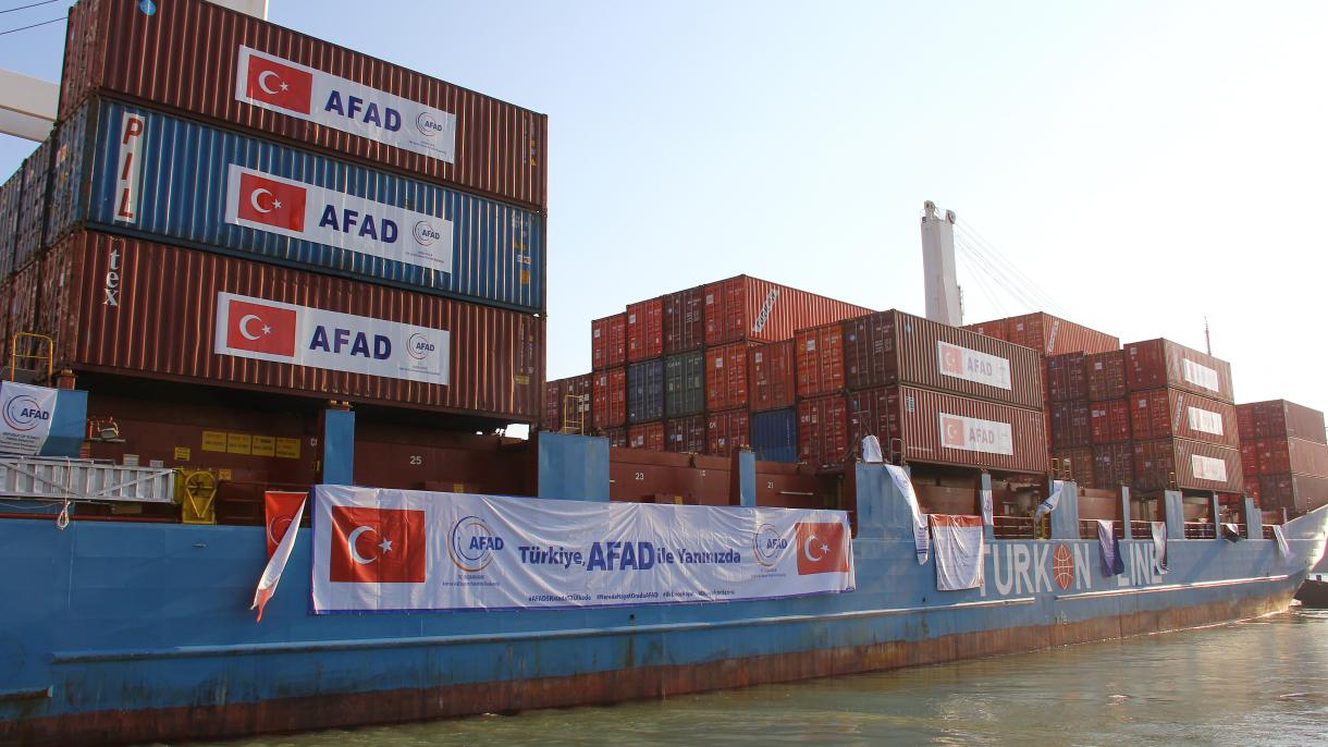 Navio turco de ajuda humanitária parte para a África Oriental