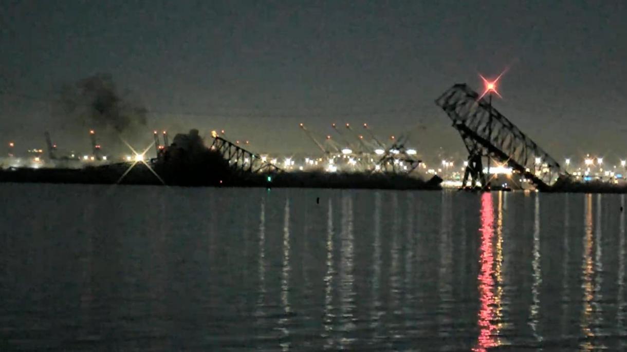 Ponte Francis Scott Key em Baltimore ruiu após embate de navio numa das colunas