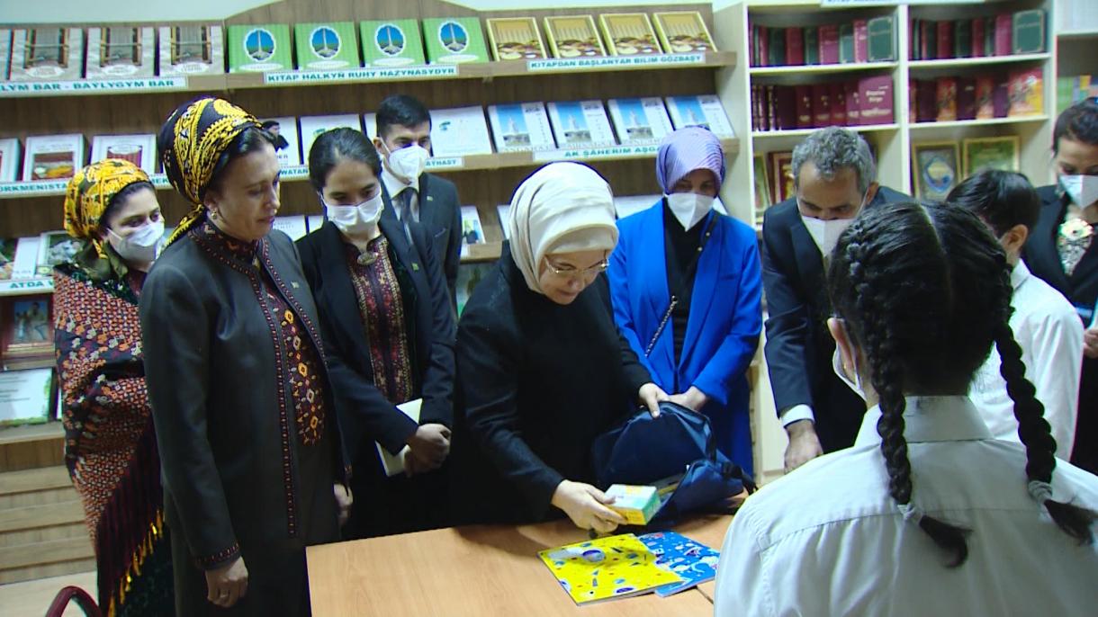 Aşkabat’ta Ortak Türkmen - Türk Okulunda Ders Zili Çaldı 4.jpg