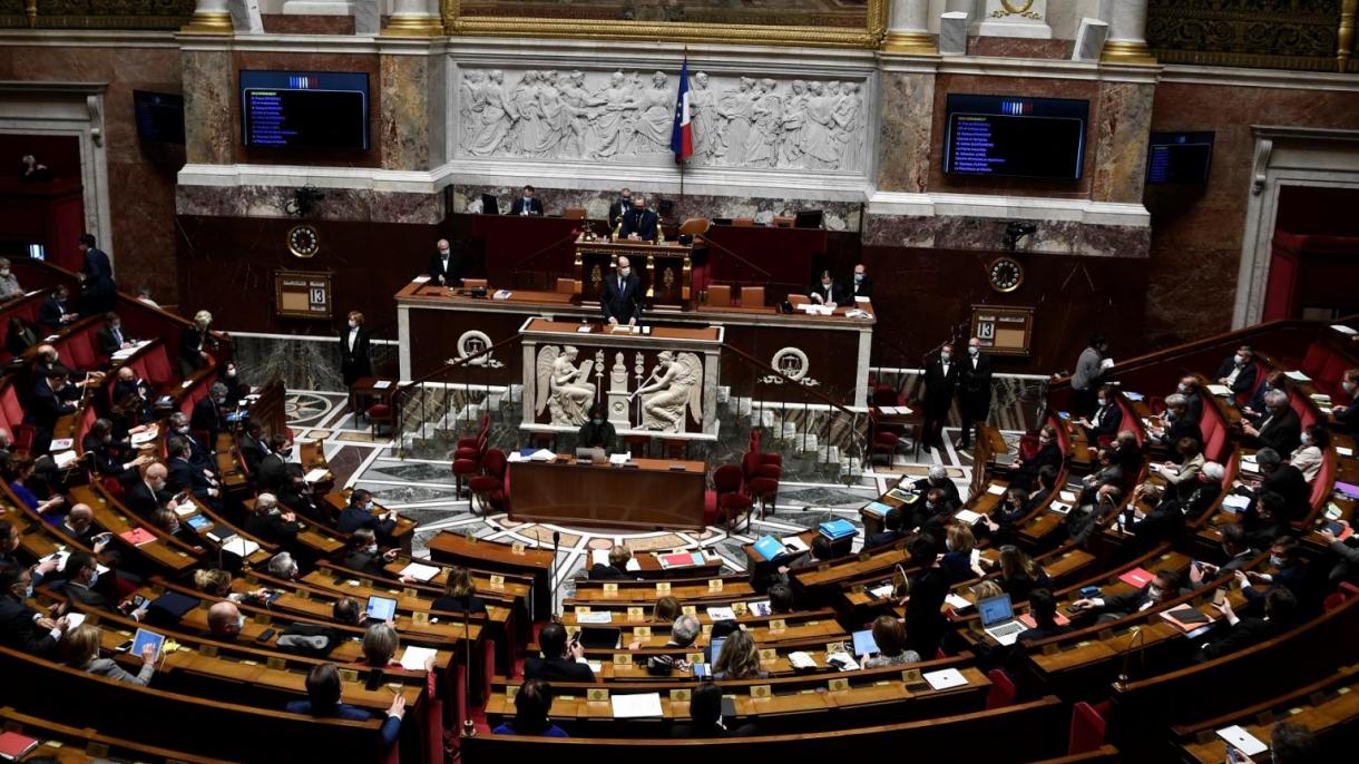фирансийә холодомор паҗиәсини «ирқий қирғинчилиқ» дәп етирап қилди