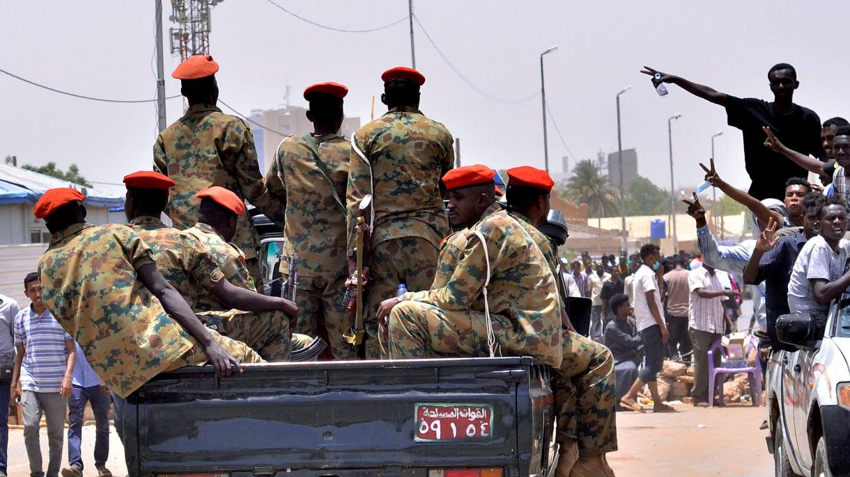 O exército do Sudão anuncia ter tomado o poder