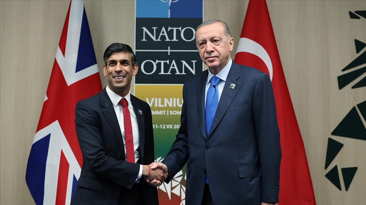 Türkiyə prezidenti Böyük Britaniyanın baş naziri ilə danışdı