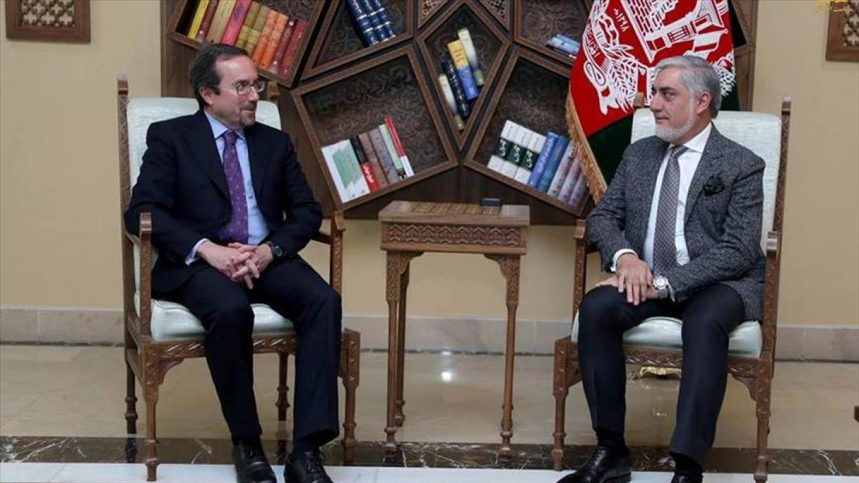 دیدار رئیس اجرایی دولت افغانستان با سفیر آمریکا در کابل