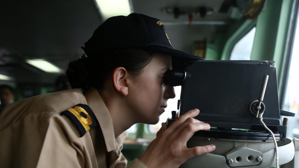 La Turquie autorise les membres femmes des Forces armées turques à porter le voile