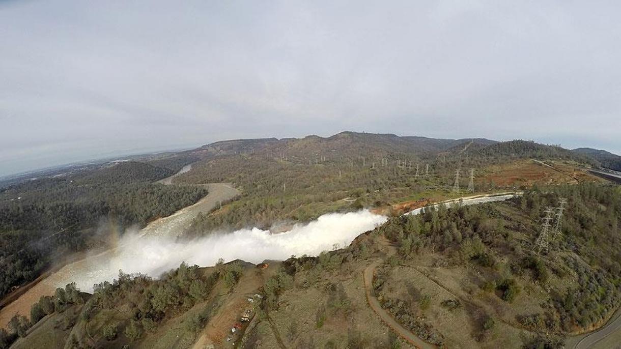 美国加州奥罗维尔水坝垮塌危险解除