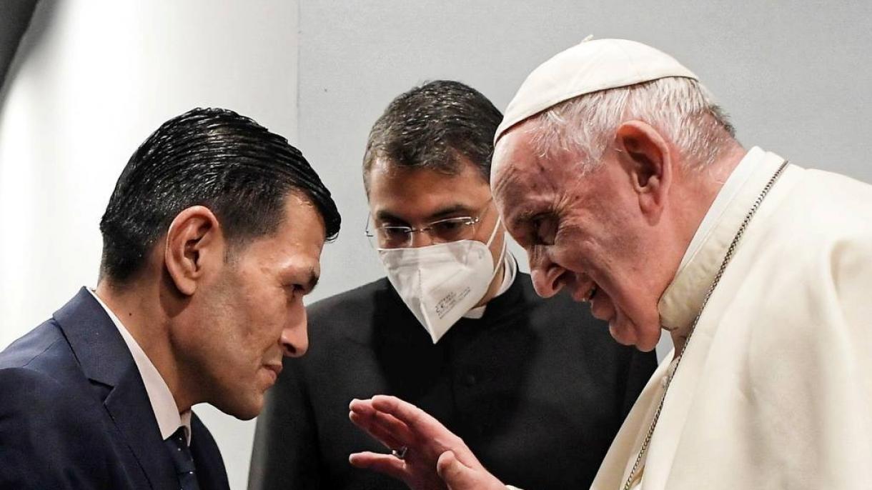 Papa Fransisk Arbilda Aylon Kurdining otasi bilan uchrashdi