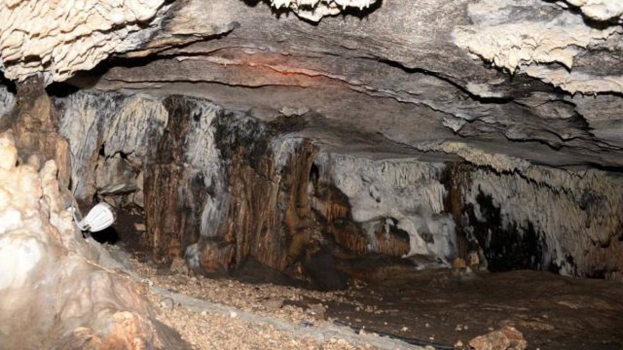 21 mil pessoas visitaram a Caverna Ballıca durante as férias