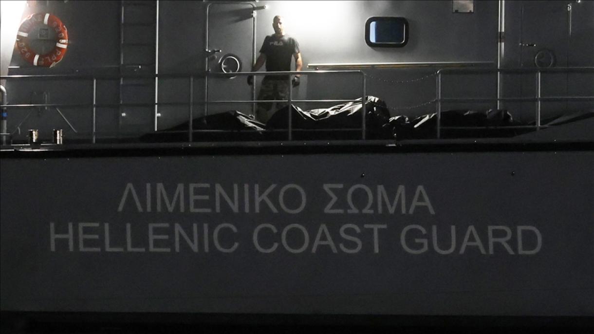 非法移民船在希腊海域沉没前曾在大海停留约7小时