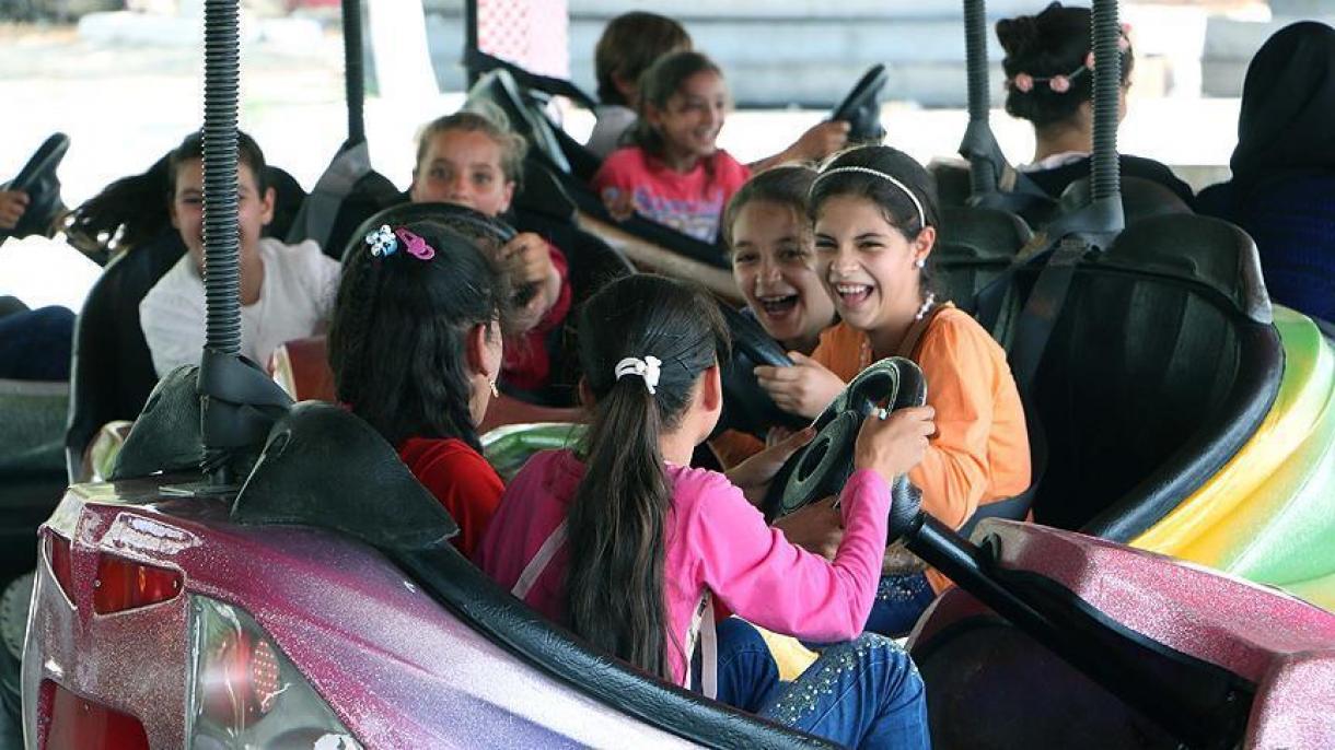 شادی و تفریح کودکان پناهجوی سوری و عراقی در ترکیه