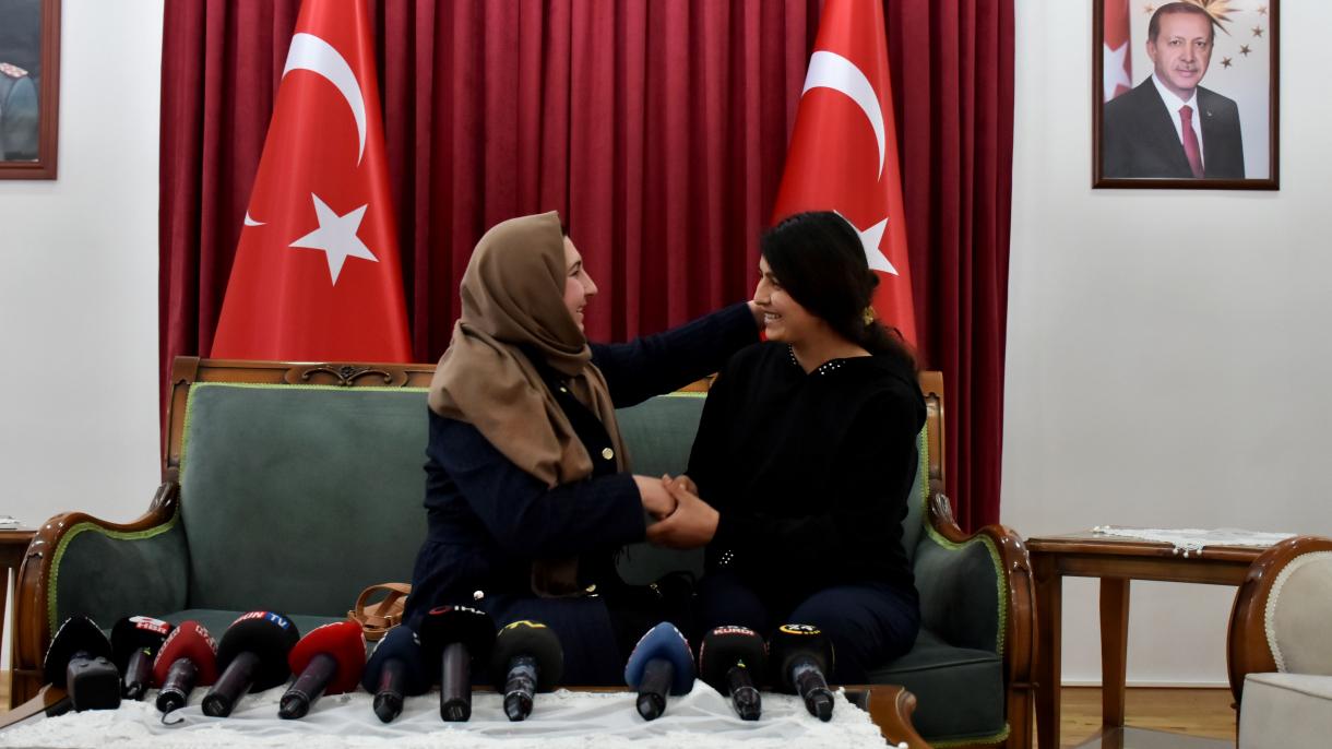Diyarbakir – Një tjetër familje bashkohet me fëmijën e tyre të rrëmbyer nga PKK-ja