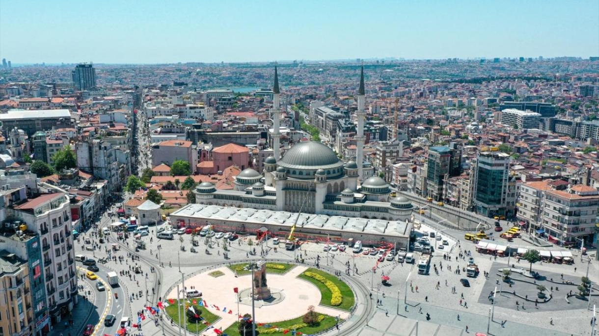 Megnyitották az isztambuli Taksim Mecsetet