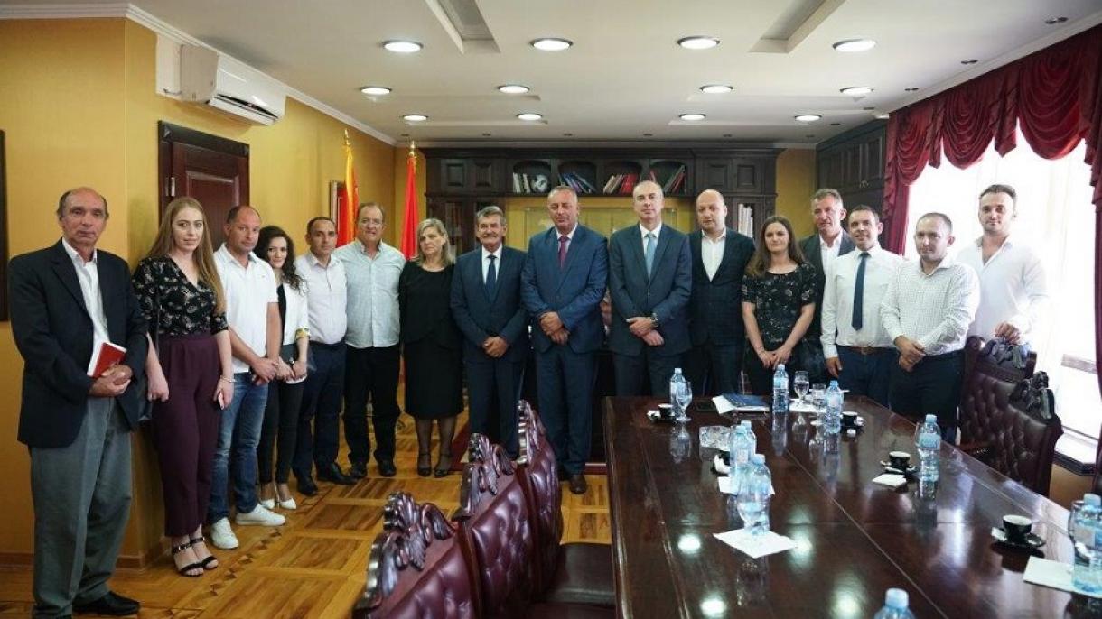 Foto 1- storia e katërt - delegacioni i Decanit në Ulqin.jpg