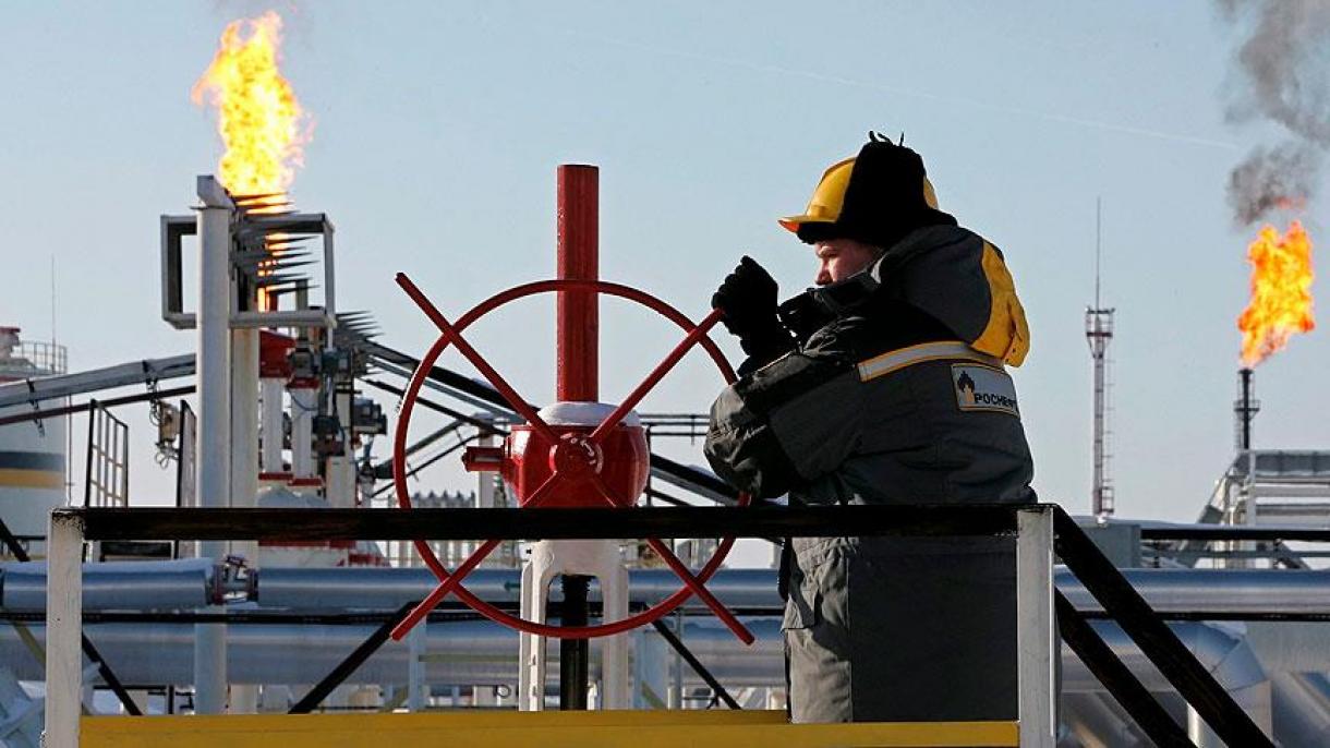 Rusiya neft ixracın hǝcmini 4,9% artırdı