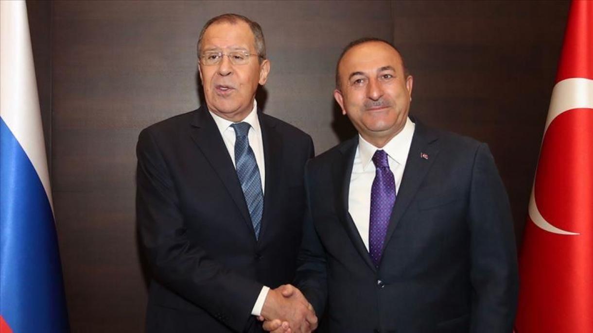 Az idlíbi helyzetről egyeztetett Çavuşoğlu és Lavrov