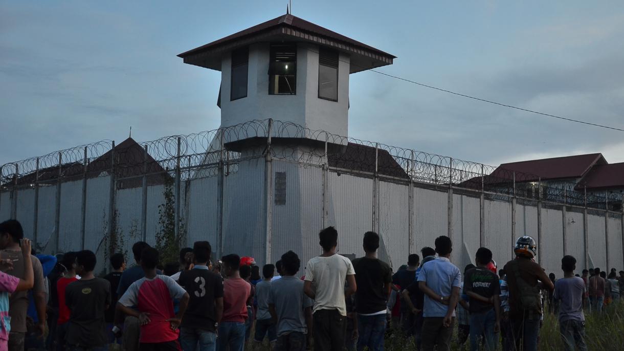 Indoneziyada 34 mahbus qamoqxonadan qochdi