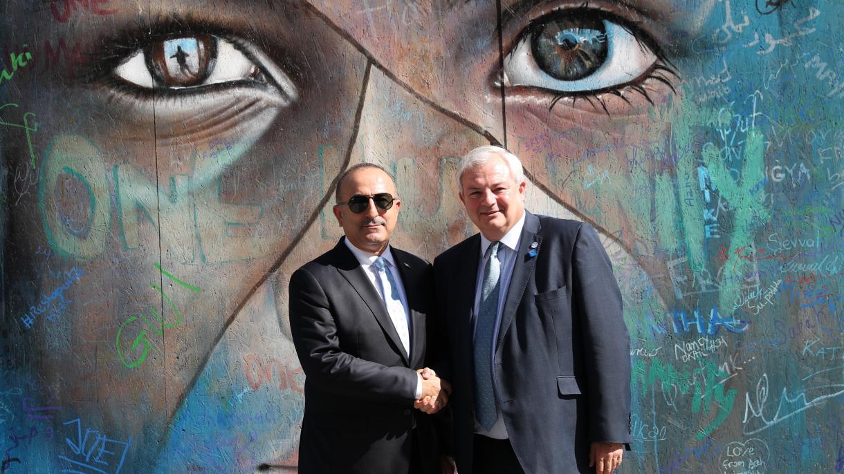 "Dünyada böhranlardan təsirlənən 130 milyon insan var": Çavuşoğlu
