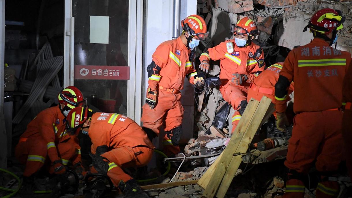 Çində binanın çökməsi nəticəsində ölənlərin sayı artıb