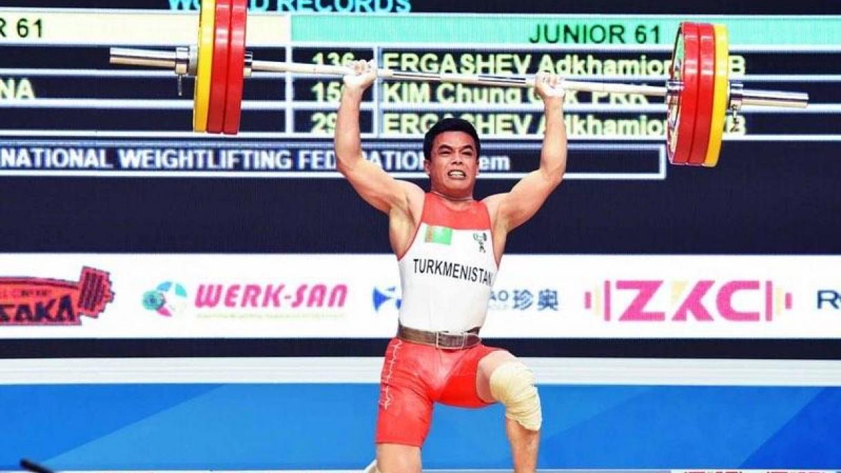 Asya Halter Şampiyonasında Türkmen sporcular 4 madalya kazandı.3.jpeg