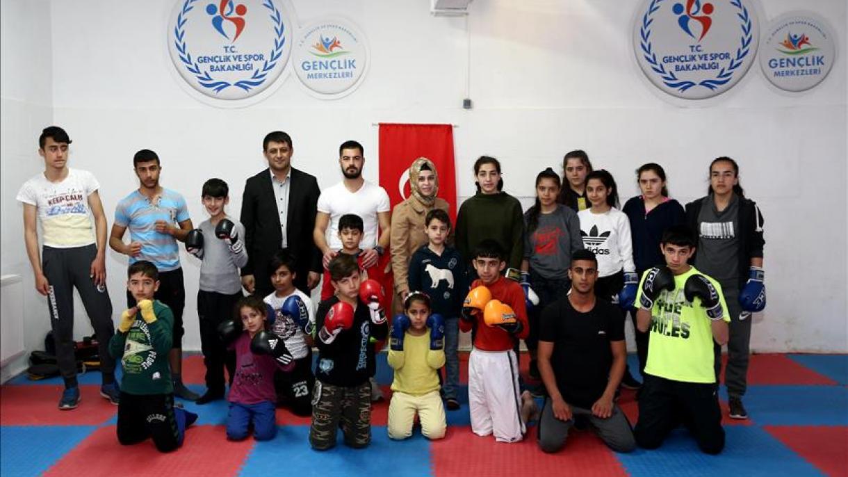 ترکیه از فعالیت‌های ورزشی کودکان سوری حمایت میکند