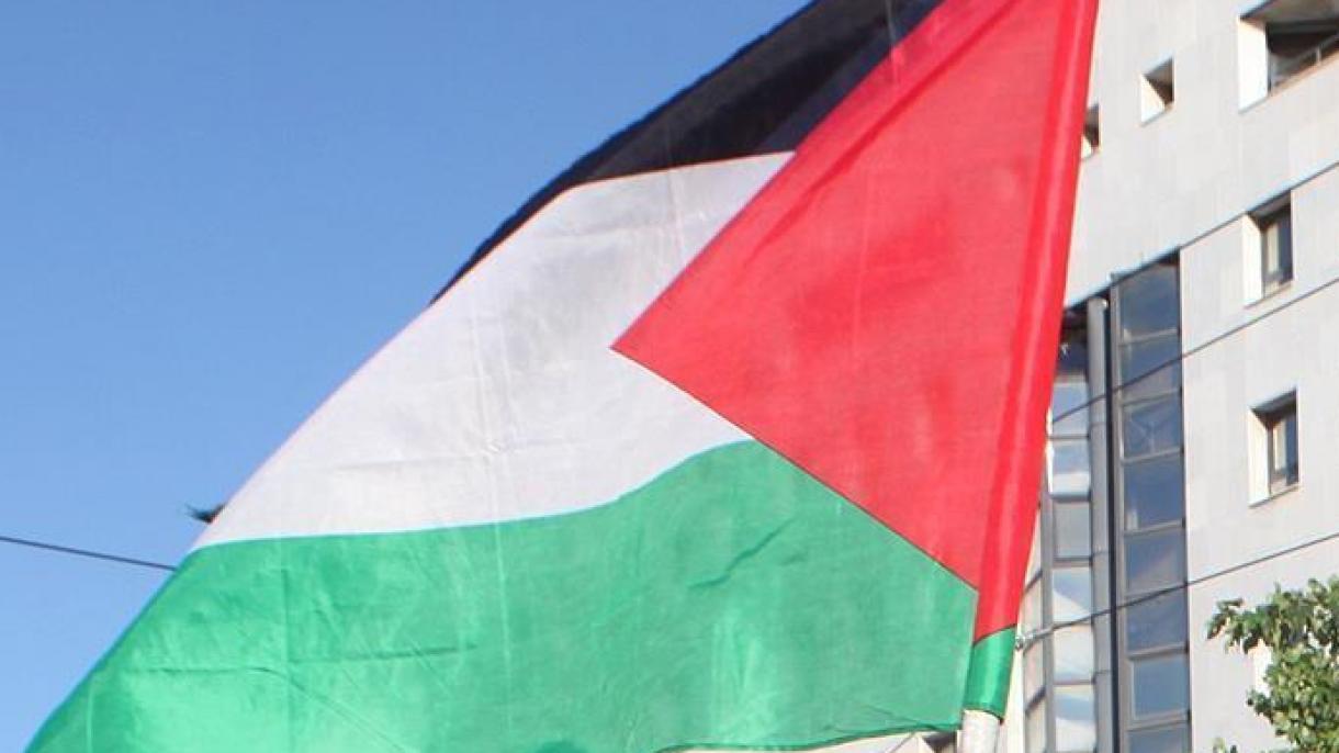 İzrail ministrı Fälästin bayrağın tıydı
