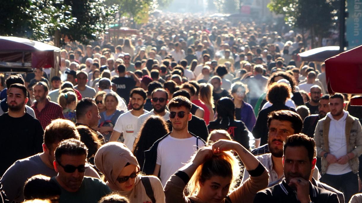 Popolazione della Türkiye quasi 85 milioni nel 2021