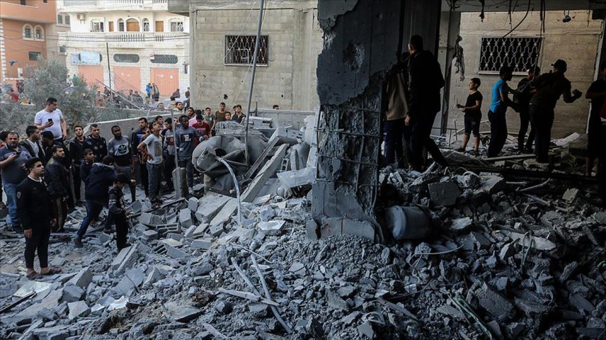 Израел нанася масирани удари в Газа...