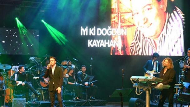 Kayahan se conmemoró con sus canciones en su cumpleaños