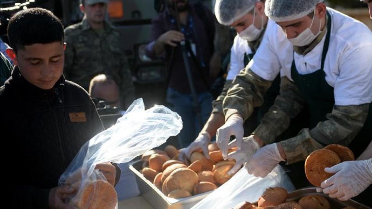 توزیع غذای گرم در عفرین توسط بنیاد همیاری‌های بشری ترکیه