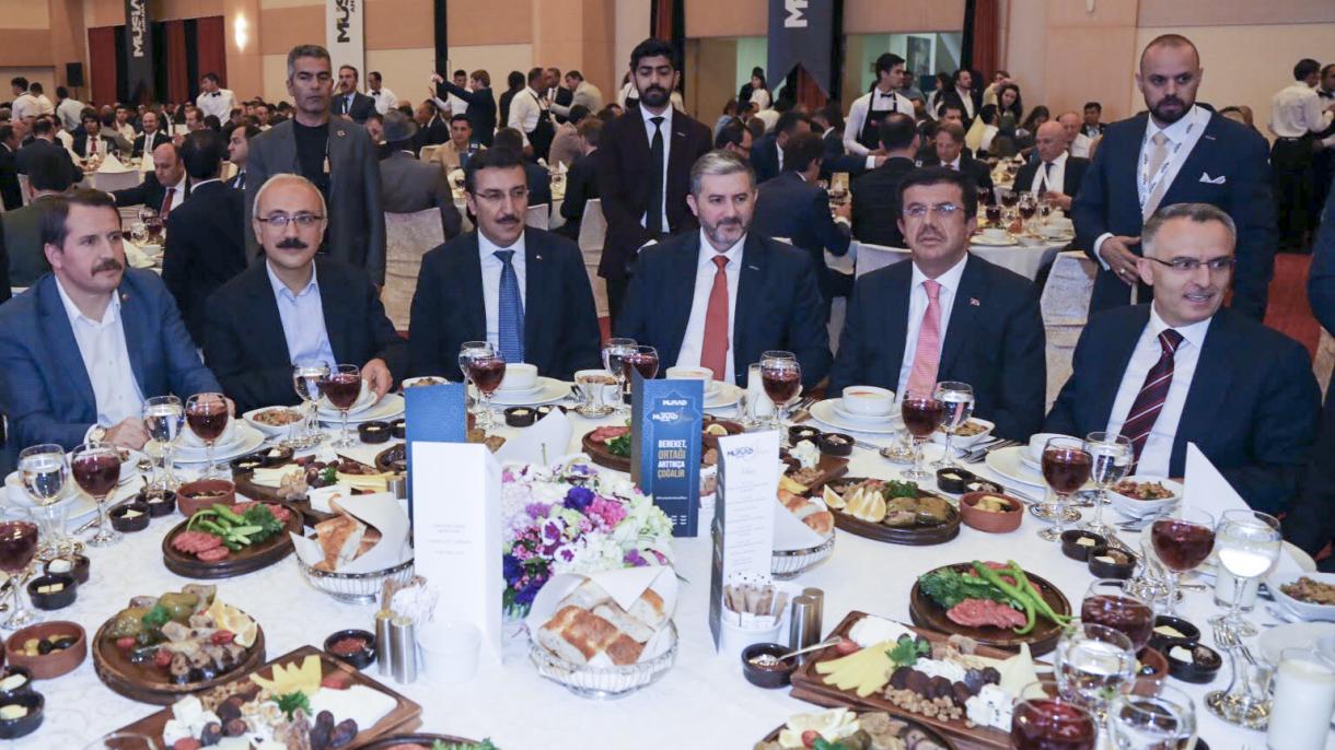 "15 İyul Çevriliş Cəhdi günlərində belə banklar çalışırdı", N.Zeybekçi