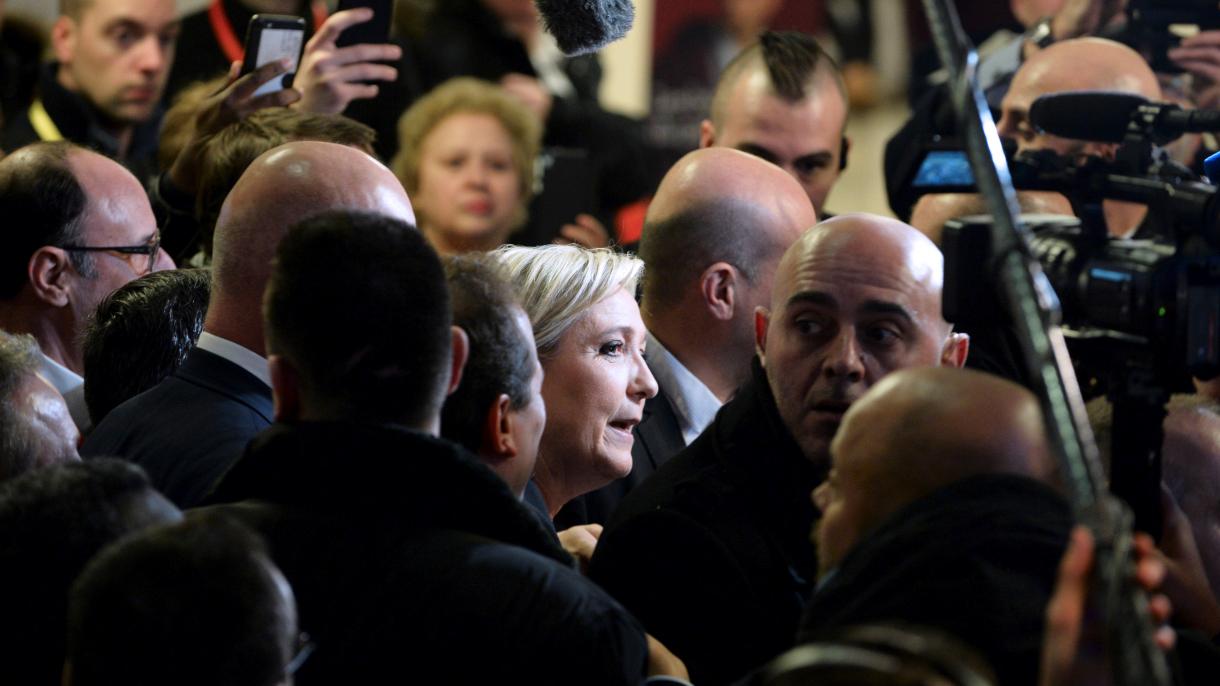 France: Un journaliste passé à tabac par les gardes du corps de Marine Le Pen