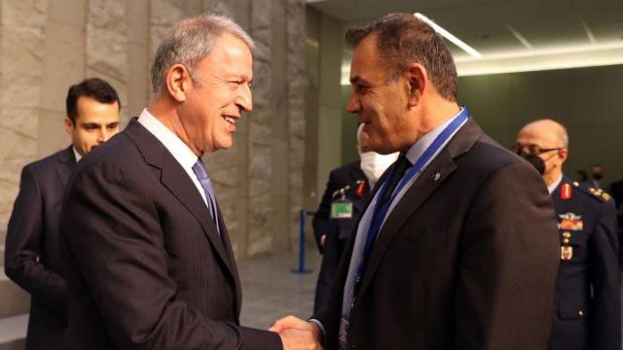Министърът на отбраната Акар разговаря с гръцкия министър Панайотопулос...