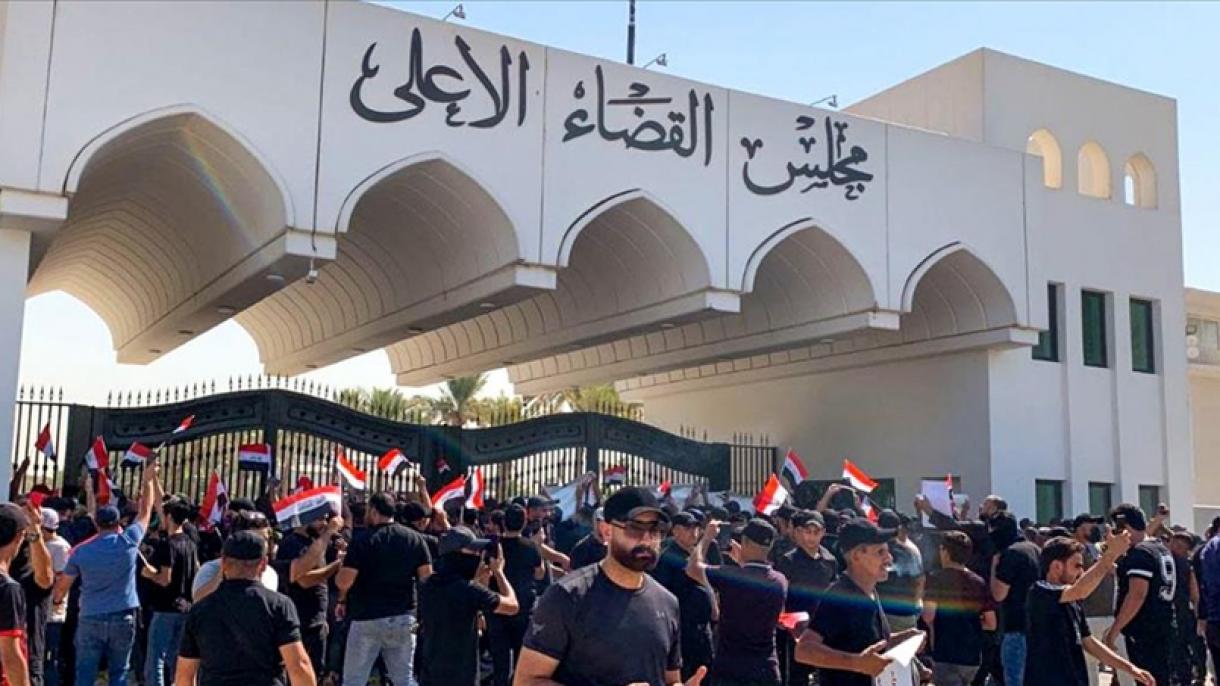 عراق:الاصدر تحریک نے عدالتی کونسل کی عمارت کے سامنے دھرنا شروع کر دیا