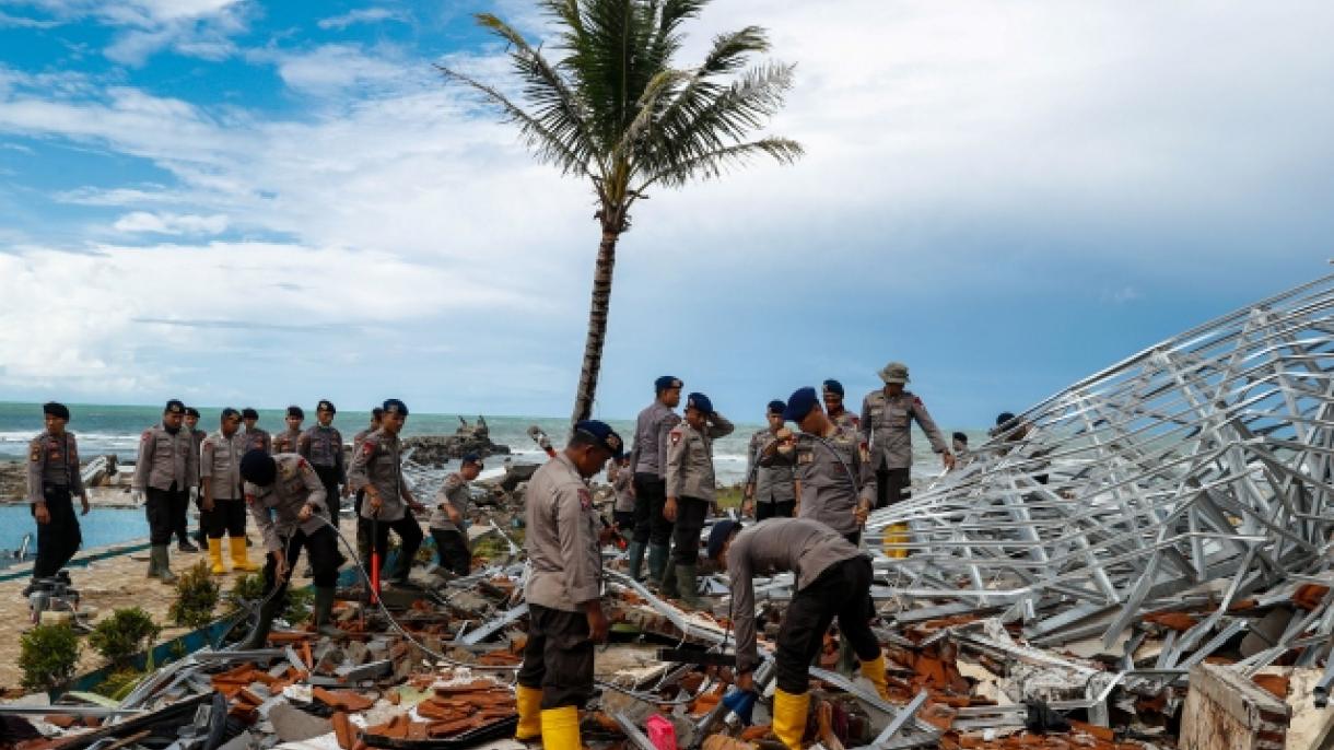 Endonezya'da tsunami14.jpg