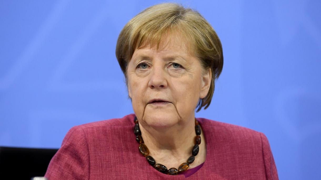 8 meses de prisión por insultar a la canciller alemana Merkel