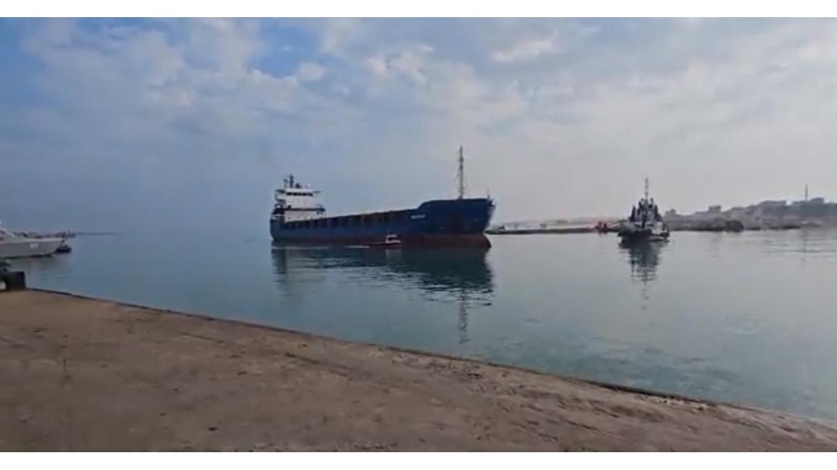 Турският кораб с помощи за Газа на борда, пристигна в Египет