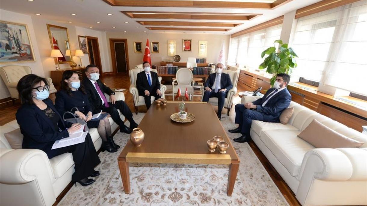 Kültür Bakanı Ersoy Kırgızistan Kültür Bakanı İmanaliyev 3.jpg