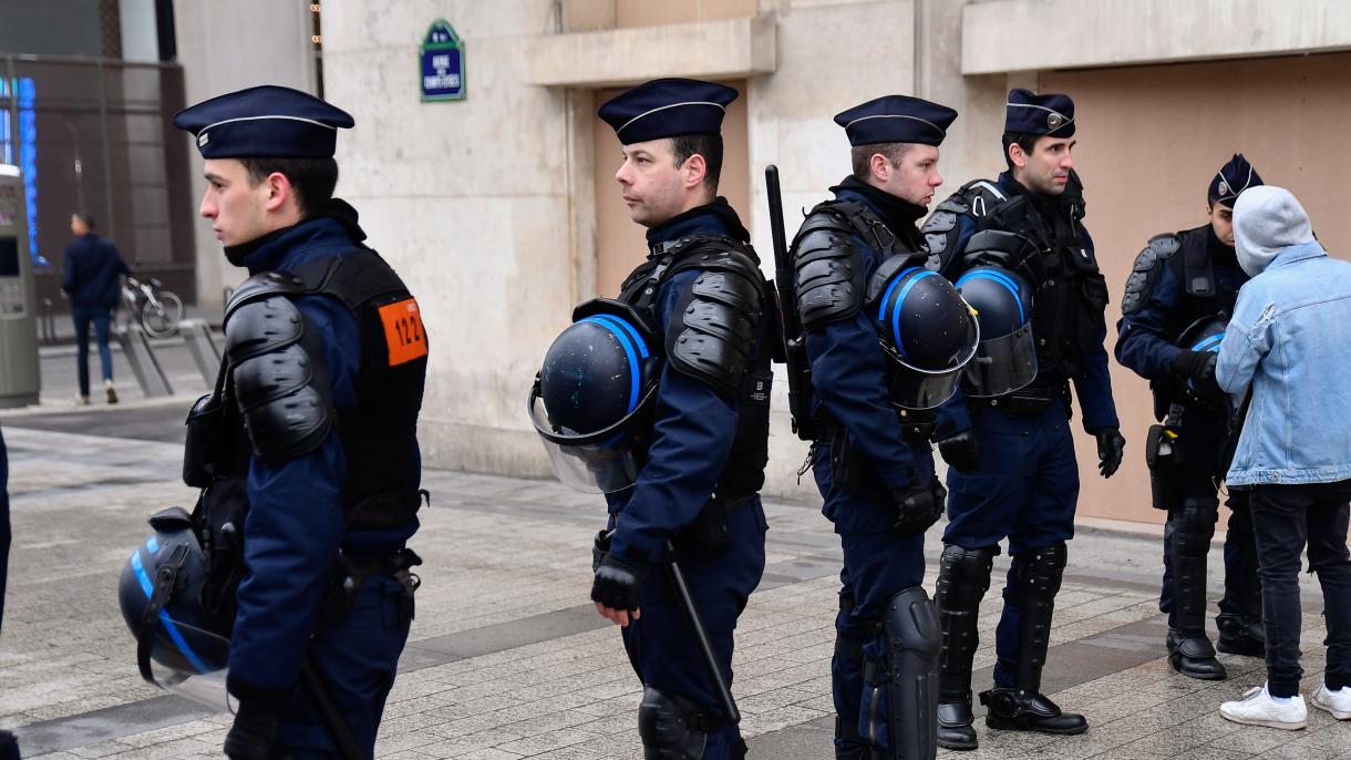 Impedem um ataque terrorista contra muçulmanos e judeus na França