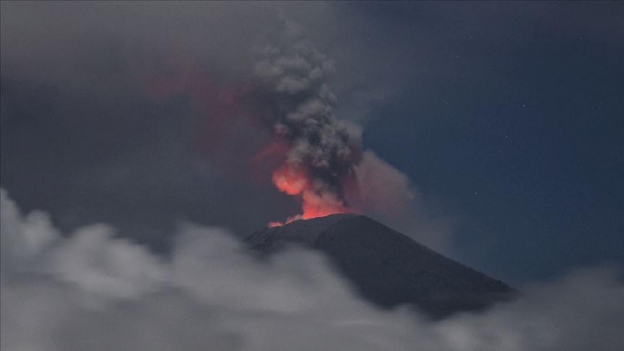 Kitört Új-Zélandon a fehér-szigeti vulkán